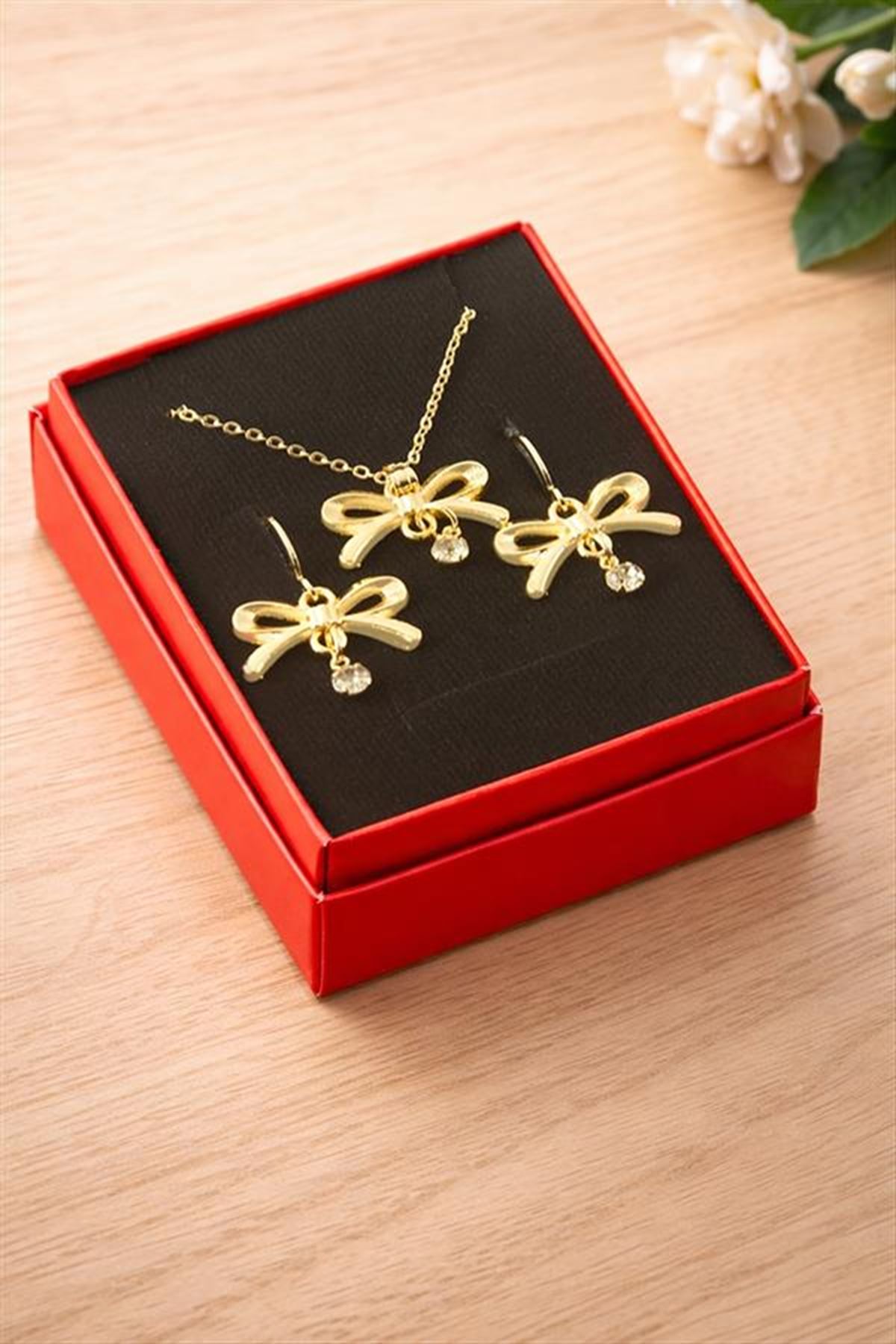 Fiyong Kutulu Kolye Set - Sarı